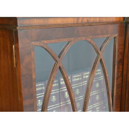 Antiker Sheraton Revival Mahagoni Bücherschrank englisch ca 1890