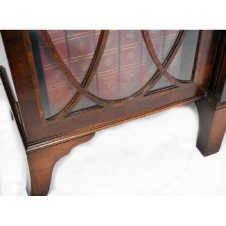 Antiker Sheraton Revival Mahagoni Bücherschrank englisch ca 1890