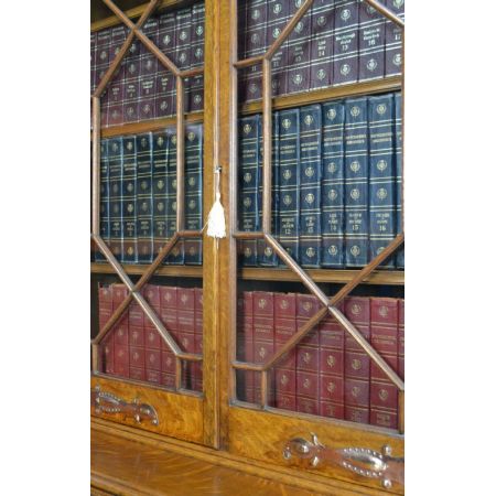 Englischer Arts & Crafts Bücherschrank Eiche antik ca 1900