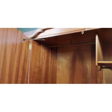 Queen Anne Nussbaum Kleiderschrank original antik ca 1920