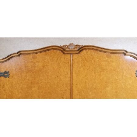 Queen Anne Nussbaum Kleiderschrank original antik ca 1920