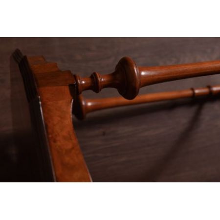 Edwardianischer englischer Nussbaum Beistelltisch antik ca 1890