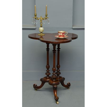 Viktorianischer englischer Nussbaum Beistelltisch antik ca 1870