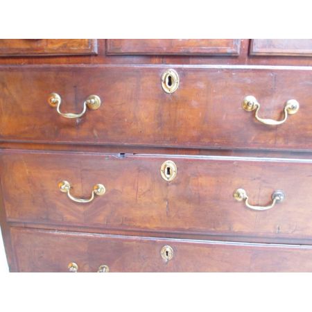 Antike Queen Anne Nussbaum Kommode englisch 1705