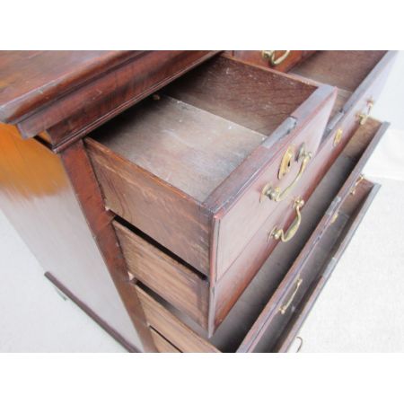 Antike Queen Anne Nussbaum Kommode englisch 1705