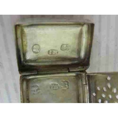 Antike silberne Gewürzdose Echtsilber Vinaigrette britisch 1825