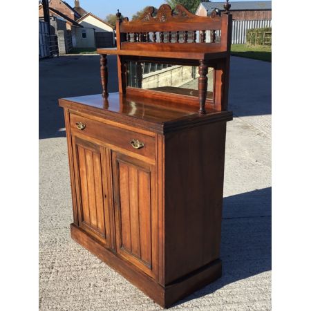 Viktorianisches antikes Nussbaum Sideboard englisch ca 1850