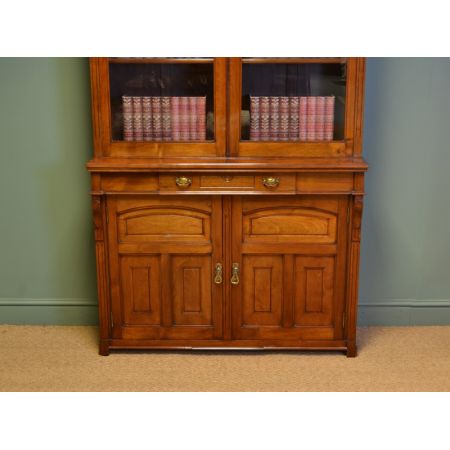 Viktorianischer Arts & Crafts Nussbaum Bücherschrank antik ca 1850