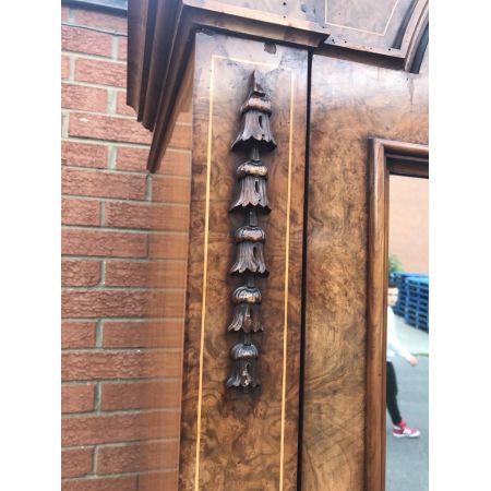 Antiker viktorianischer Nussbaum Kleiderschrank Garderobe englisch 1850