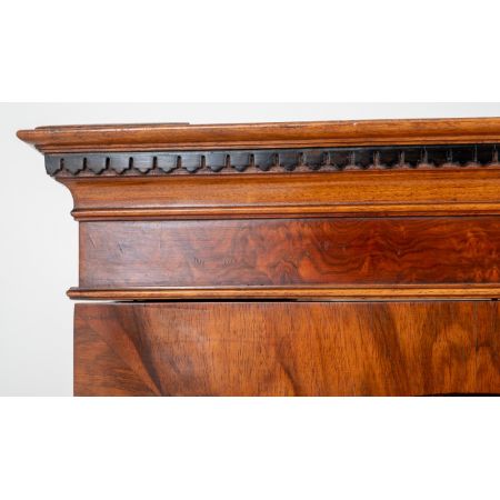 Antiker englischer Nussbaum Kleiderschrank ca 1900