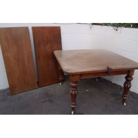 Antiker Englischer Mahagoni ausziehbarer Esstisch ca. 19. Jh.