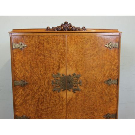 Antiker Queen Anne Cocktailschrank Nussbaum englisch ca 1920