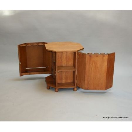 Antiker englischer Art & Crafts Cocktailschrank Eiche Beistelltisch ca 1930