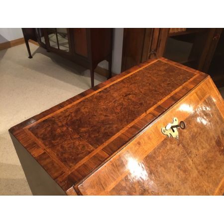 Antiker englischer Nussbaum Sekretär ca 1700