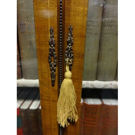 Viktorianischer Bücherschrank Nussbaum original antik ca 1870