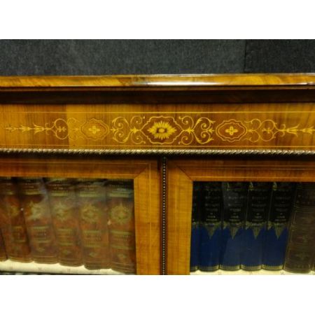 Viktorianischer Bücherschrank Nussbaum original antik ca 1870