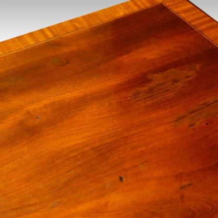 Georgianische englische Bowfront Kommode Massivholz antik ca 1820