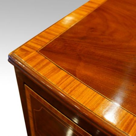 Georgianische englische Bowfront Kommode Massivholz antik ca 1820