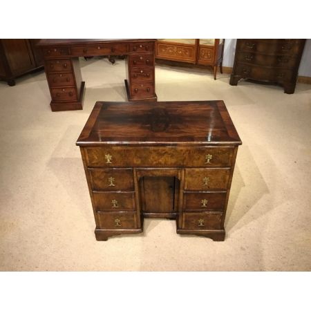 Antiker Nussbaum Schreibtisch original britisch ca 1900