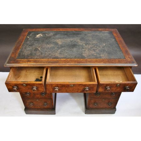 Viktorianischer antiker Nussbaum Schreibtisch englisch ca 1850