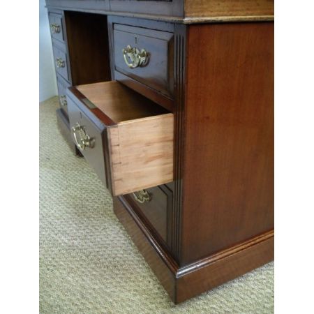 Viktorianischer Mahagoni Schreibtisch antik britisch Maple & Co ca 1890