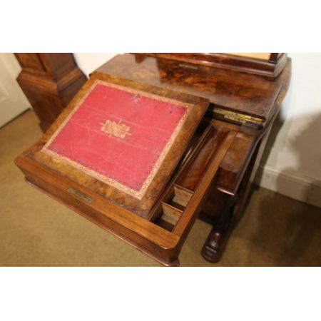 Antiker Englischer Grat Nussbaum Davenport ca. 19. Jh.