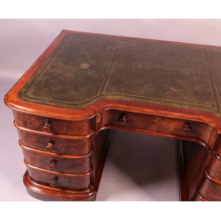 Viktorianischer britischer Mahagoni Schreibtisch antik 1860