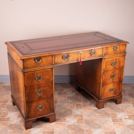 Antiker Nussbaum Schreibtisch englisch ca 1920