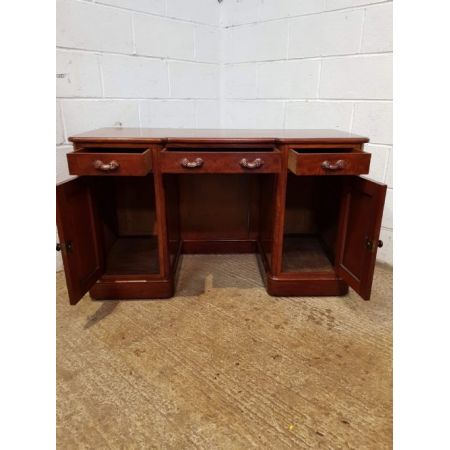 Viktorianischer britischer Mahagoni Schreibtisch antik ca 1880