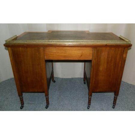 Antiker englischer Nussbaum Schreibtisch ca 1890