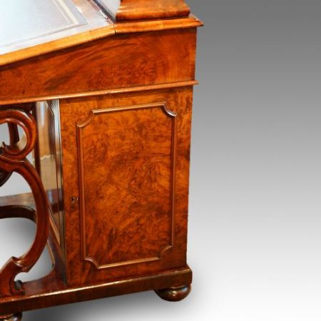 Viktorianischer Davenport Schreibtisch Nussbaum antik ca 1860