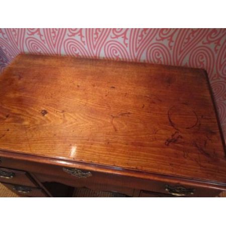 Georgianischer britischer Mahagoni Schreibtisch original antik 1750