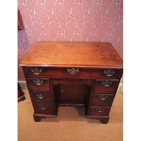 Georgianischer britischer Mahagoni Schreibtisch original antik 1750