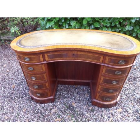 Antiker englischer Mahagoni Schreibtisch ca 1930