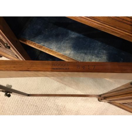 Englisches Nussbaum Sideboard original antik ca 1875