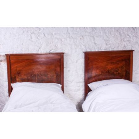 Antike englische Nussbaum Betten Einzelbetten ca 1920