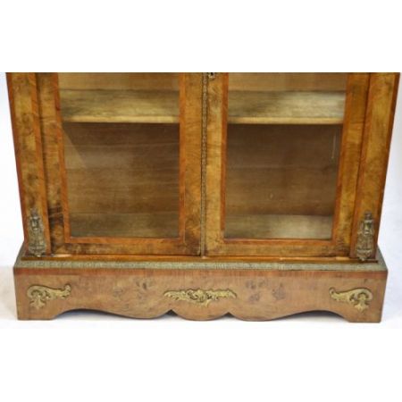 Viktorianische antike Nussbaum Vitrine englisch ca 1850