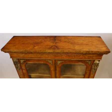 Viktorianische antike Nussbaum Vitrine englisch ca 1850