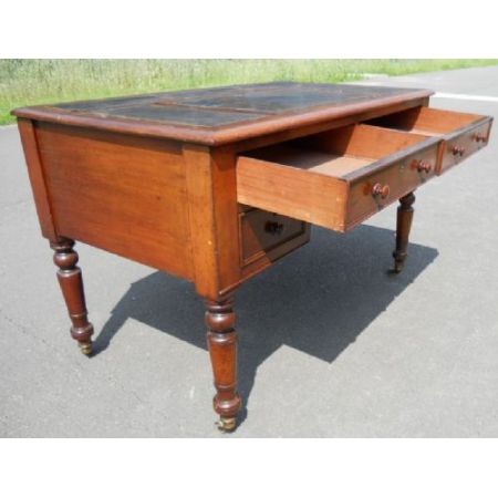 Viktorianischer britischer Mahagoni Schreibtisch antik ca 1840