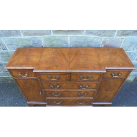 Antikes englisches Nussbaum Sideboard ca 1900