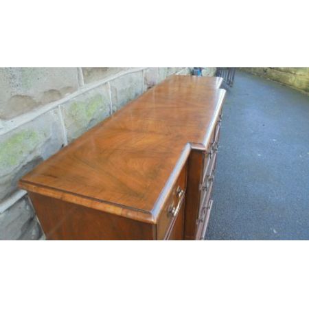 Antikes englisches Nussbaum Sideboard ca 1900