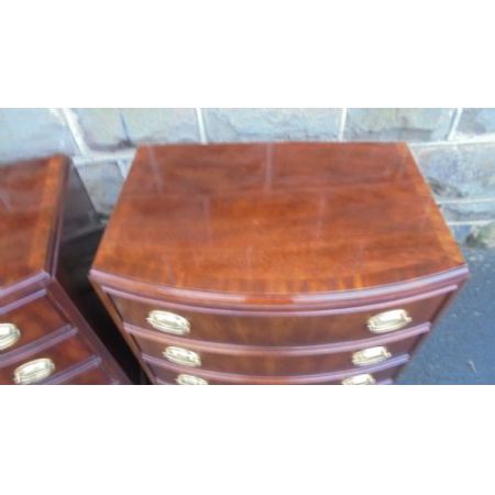 Antike Mahagoni Nachtschränke Beistelltische britisch ca 1920