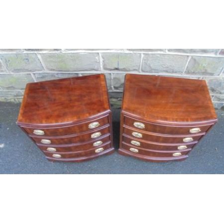 Antike Mahagoni Nachtschränke Beistelltische britisch ca 1920