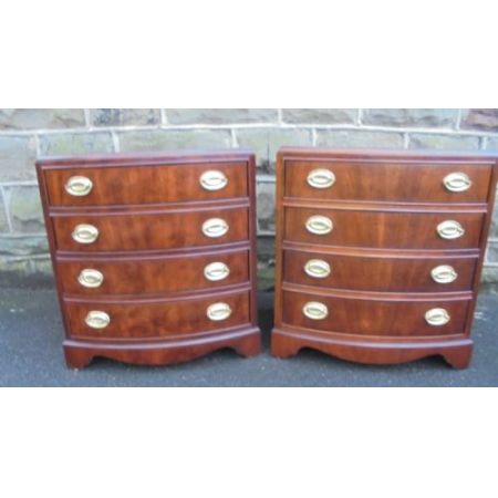 Antike Mahagoni Nachtschränke Beistelltische britisch ca 1920