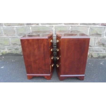 Antike Mahagoni Nachtschränke Beistelltische britisch ca 1920