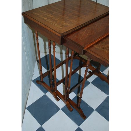 Französische antike Palisander Beistelltische Set ca 1890