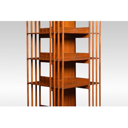 Antikes englisches Revolving Bookcase Nussbaum Bücherregal ca 1900