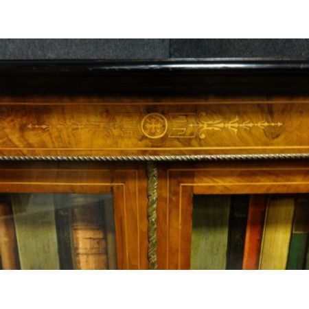 Viktorianisches antikes Nussbaum Bücherregal Vitrine britisch ca 1880