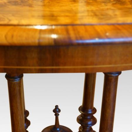 Antiker viktorianischer Nussbaum Tisch englisch ca 1870