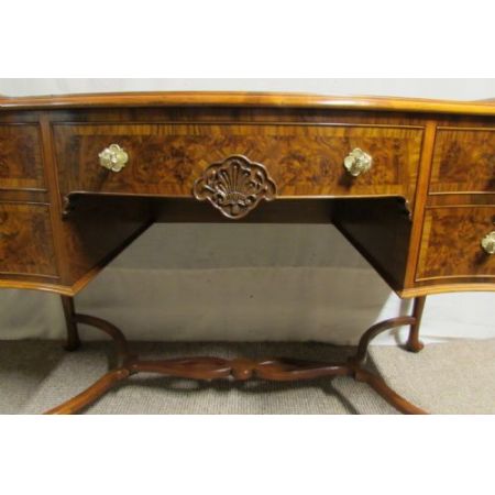 Antiker britischer Nussbaum Schreibtisch englisch ca 1920